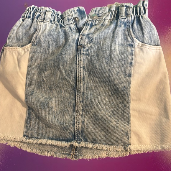 Skirt - Picture 1 of 2